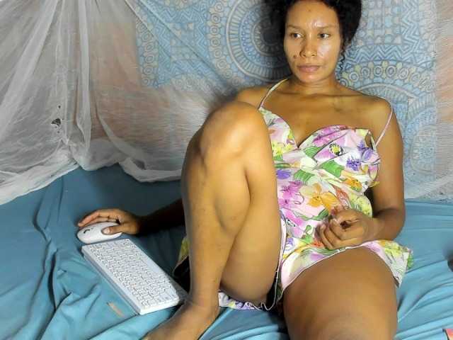 alia2424 live cam on BongaCams