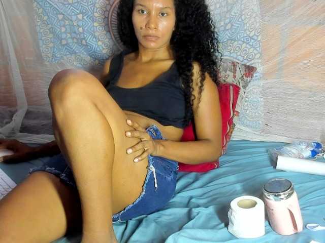 alia2424 live cam on BongaCams