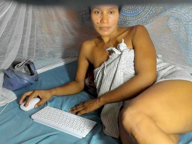 alia2424 live cam on BongaCams