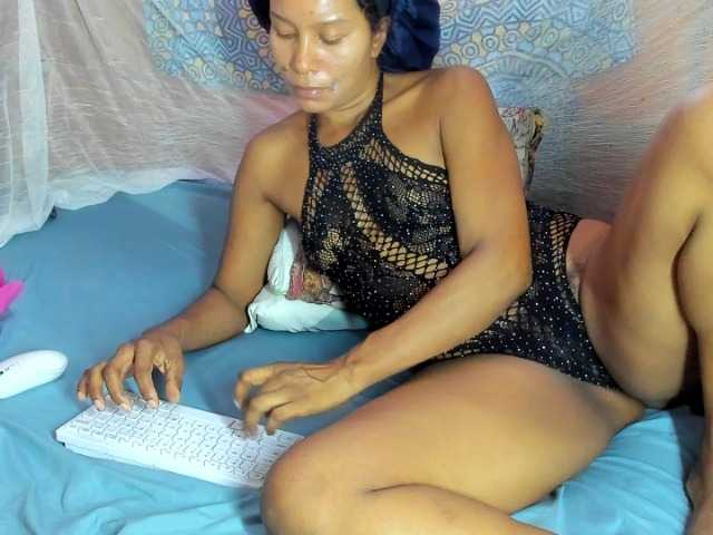 alia2424 live cam on BongaCams
