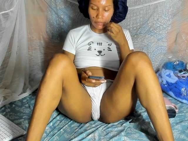 alia2424 live cam on BongaCams