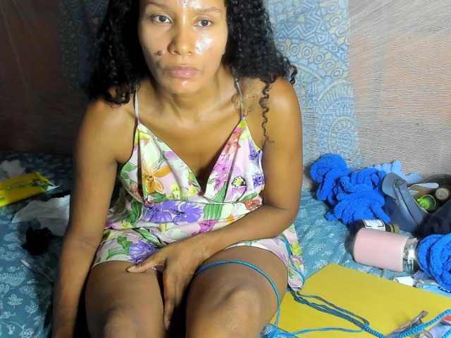 alia2424 live cam on BongaCams