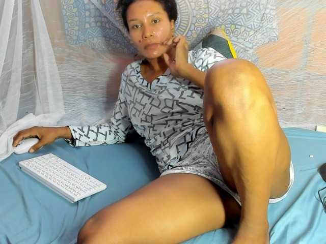 alia2424 live cam on BongaCams