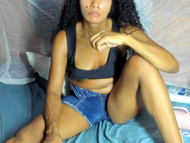 alia2424 live cam on BongaCams