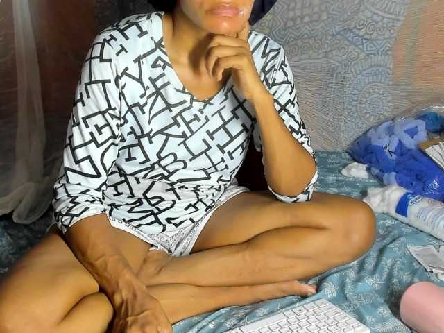 alia2424 live cam on BongaCams