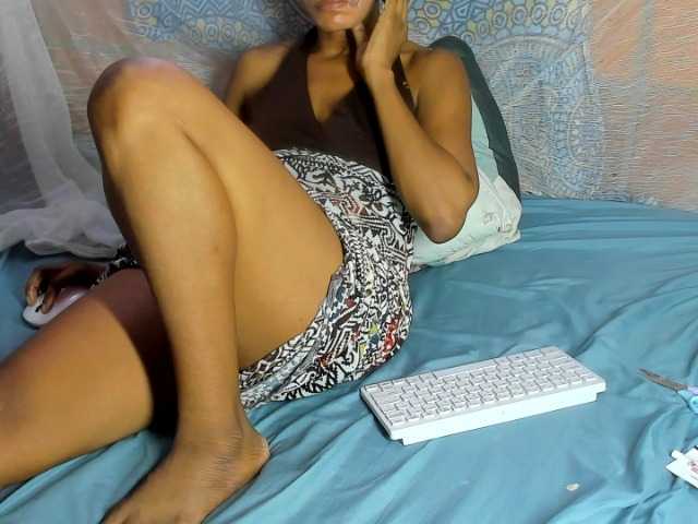 alia2424 live cam on BongaCams