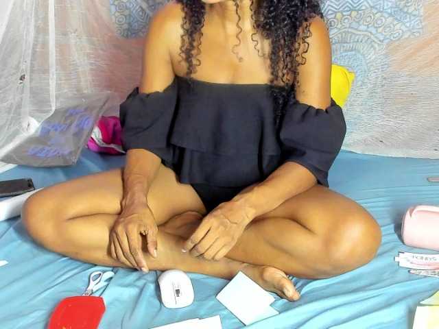 alia2424 live cam on BongaCams