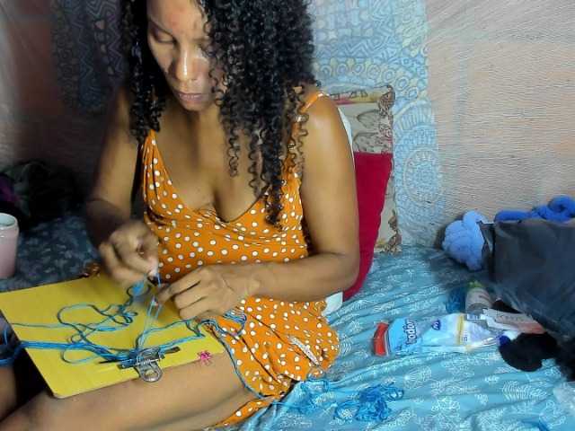 alia2424 live cam on BongaCams