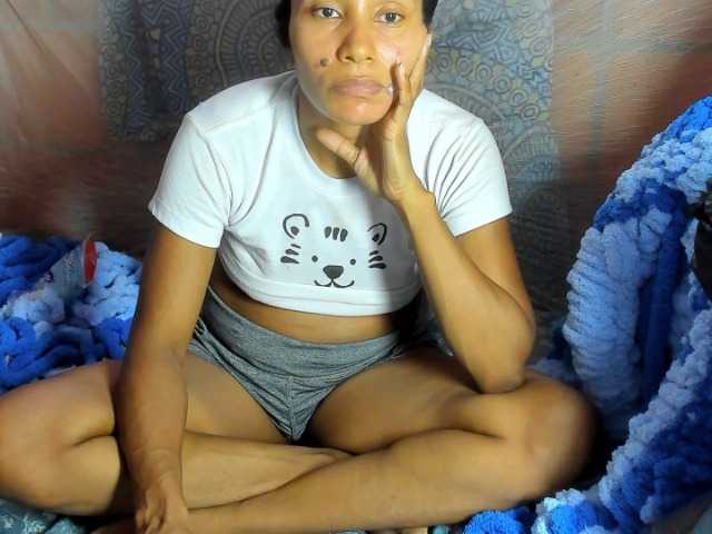 alia2424 live cam on BongaCams