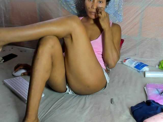 alia2424 live cam on BongaCams