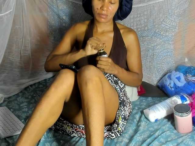 alia2424 live cam on BongaCams
