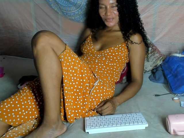 alia2424 live cam on BongaCams