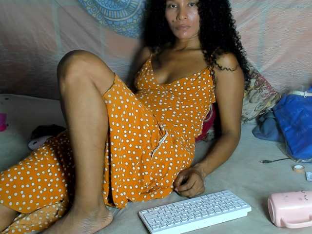 alia2424 live cam on BongaCams