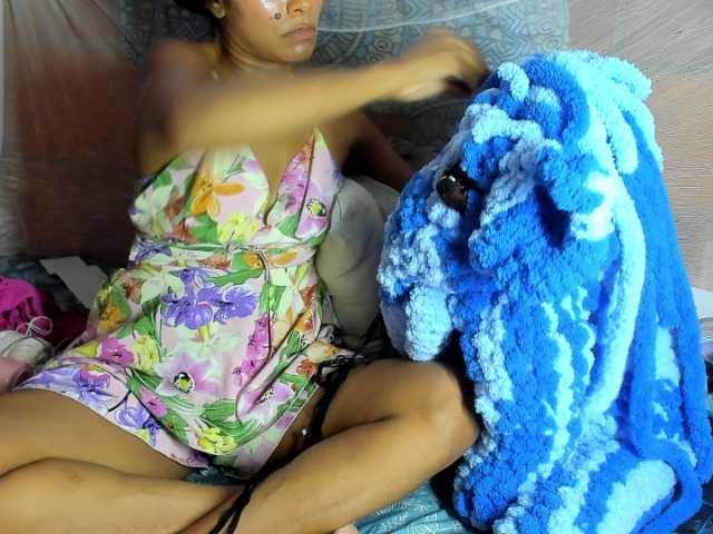 alia2424 live cam on BongaCams