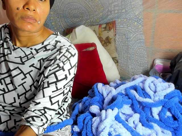 alia2424 live cam on BongaCams