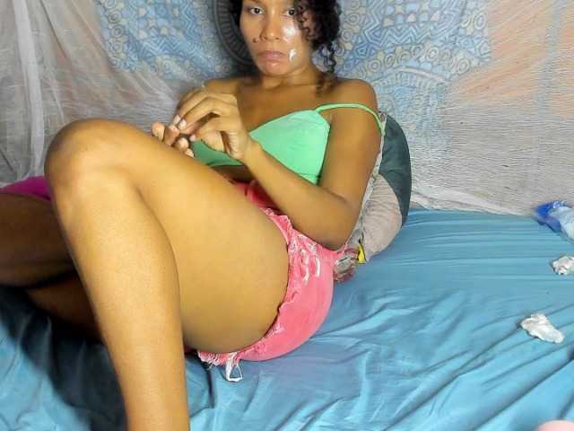 alia2424 live cam on BongaCams