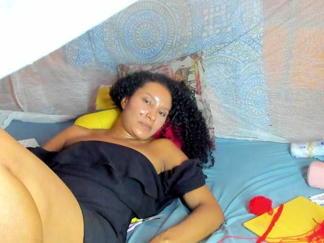 alia2424 live cam on BongaCams