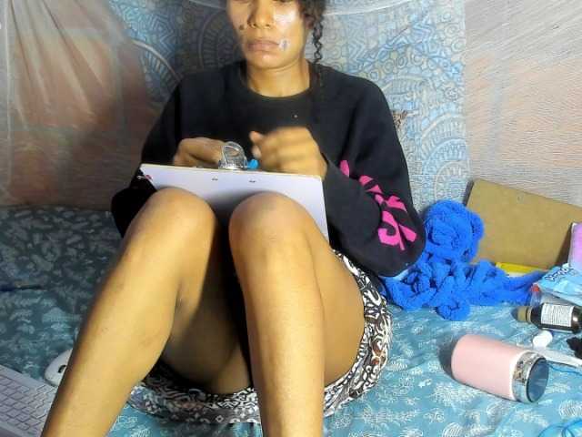 alia2424 live cam on BongaCams