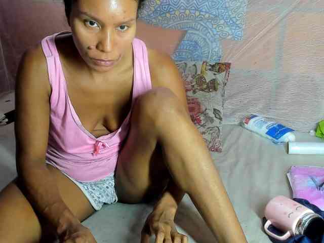 alia2424 webcam