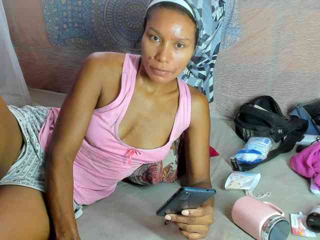 alia2424 webcam