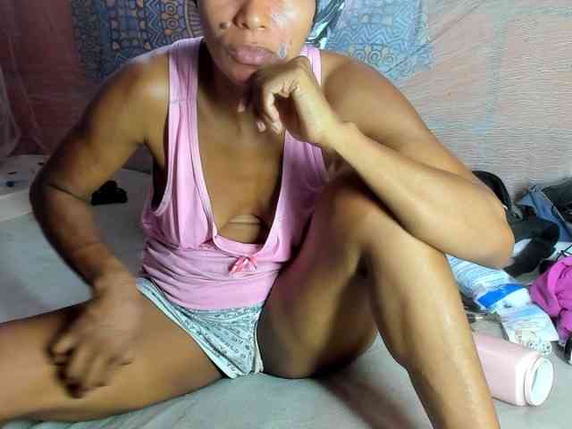 alia2424 webcam