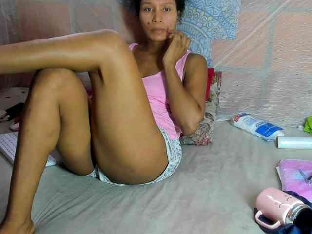 alia2424 webcam