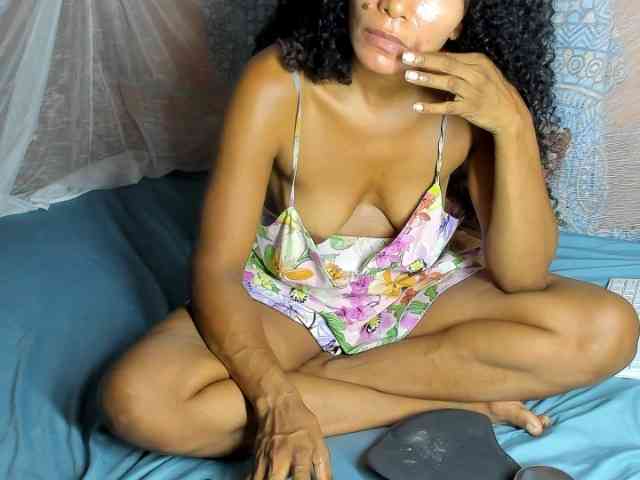 alia2424 webcam