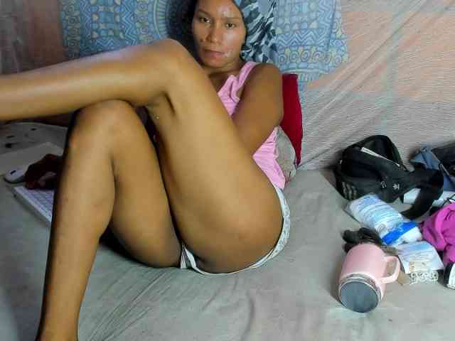 alia2424 webcam