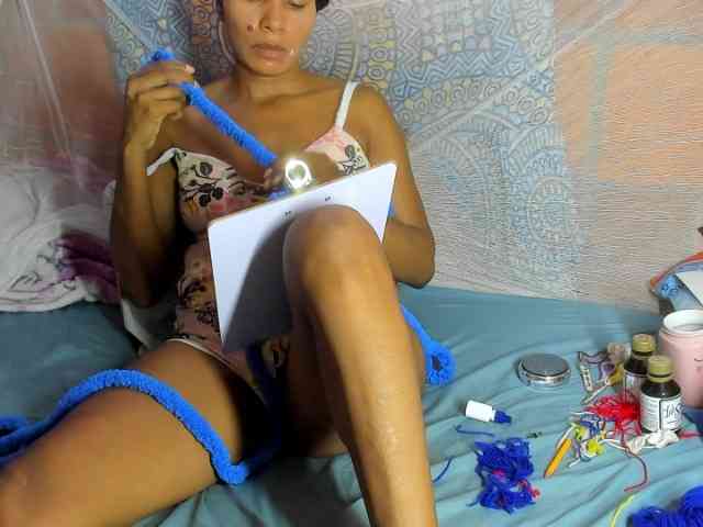 alia2424 webcam