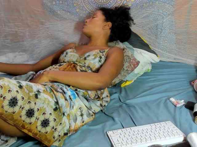 adult live chat Alia2424