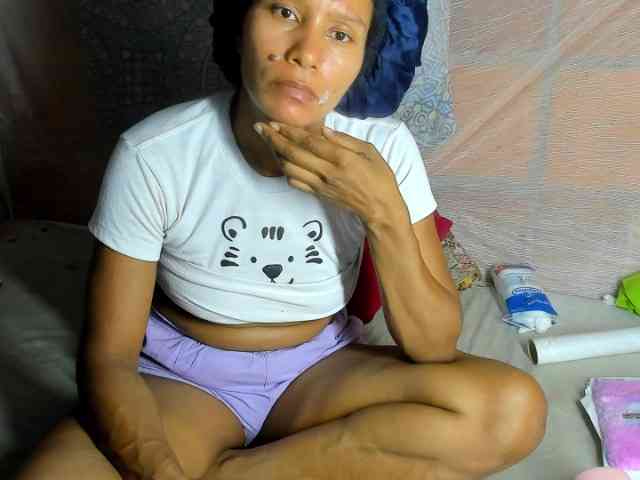 alia2424 webcam