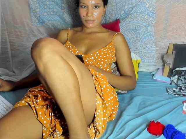 alia2424 webcam