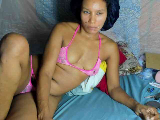 alia2424 webcam