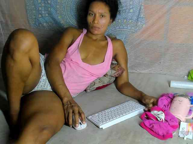 alia2424 webcam