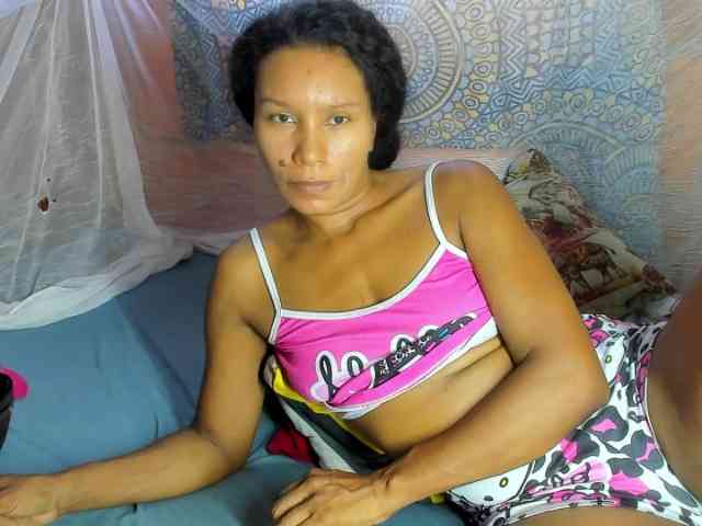 alia2424 webcam