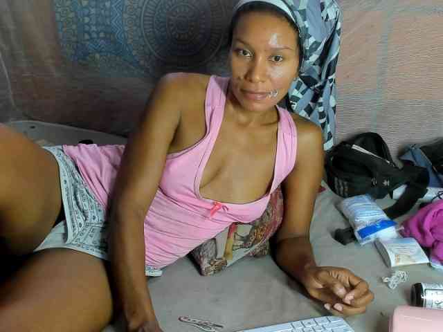 alia2424 webcam