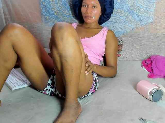 alia2424 webcam