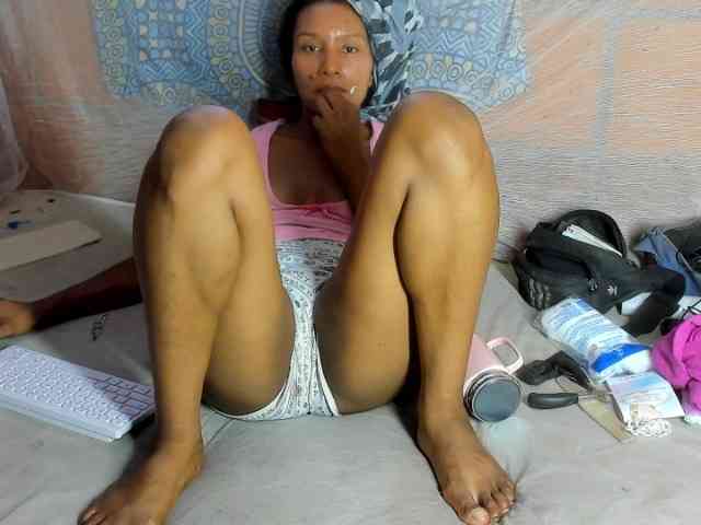 alia2424 webcam