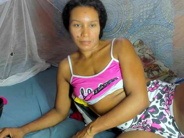alia2424 webcam