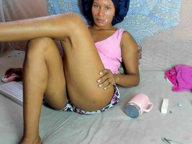 alia2424 webcam