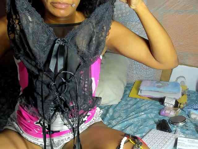 alia2424 webcam