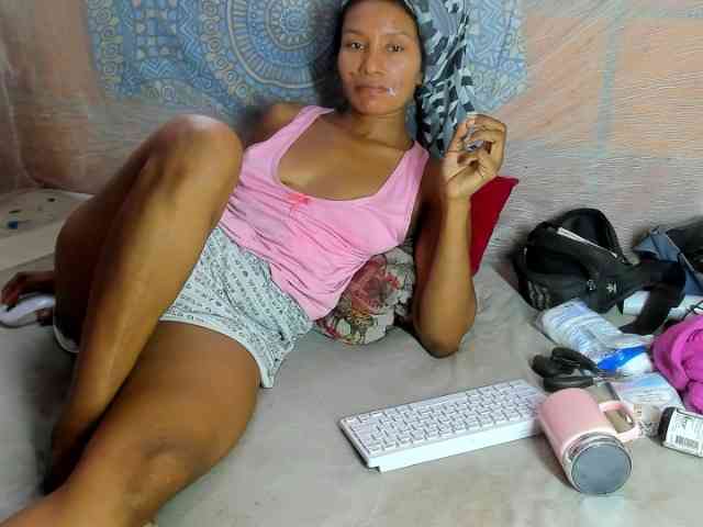 alia2424 webcam