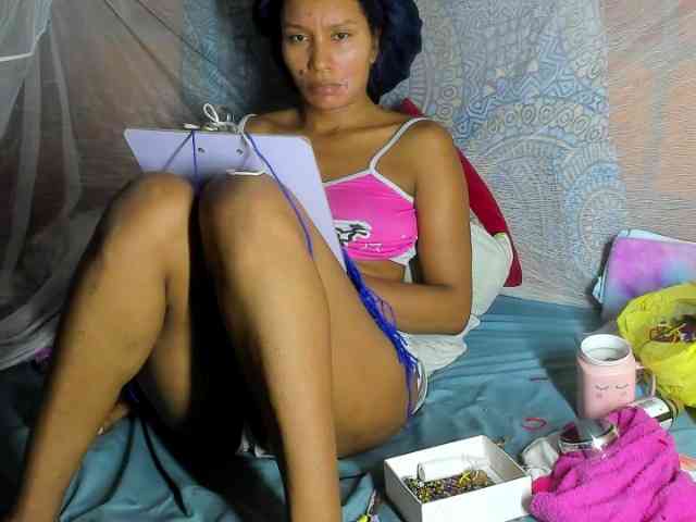alia2424 webcam