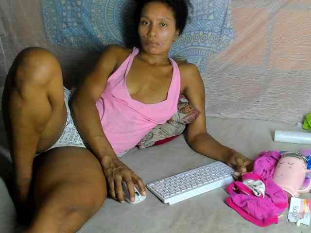 alia2424 webcam