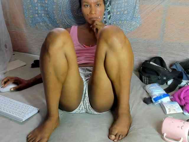 alia2424 webcam