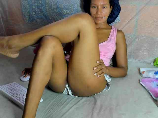 alia2424 webcam