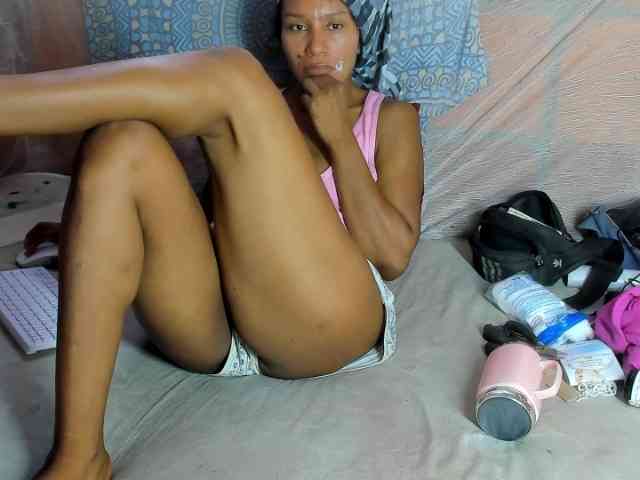 alia2424 webcam
