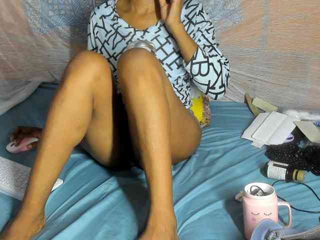 alia2424 webcam