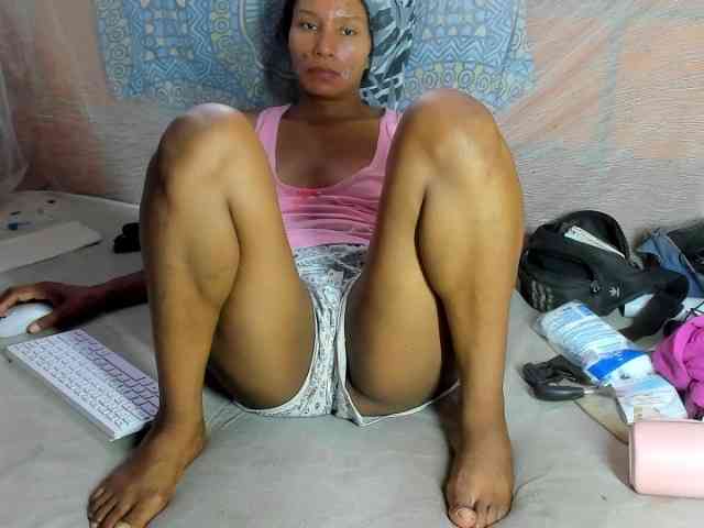 alia2424 webcam