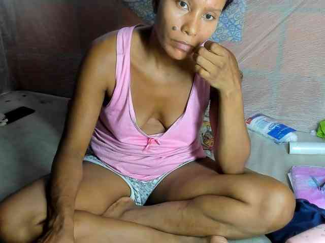 alia2424 webcam